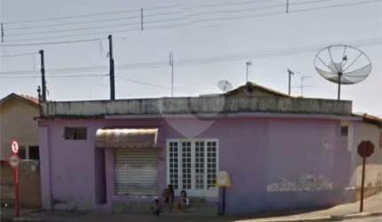 Casa térrea em Ibaté/SP.
