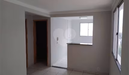 Apartamento no Condomínio Monte Nevada.