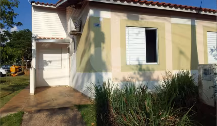Linda casa no Condomínio Moradas 3