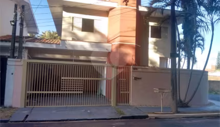 Sobrado a venda.