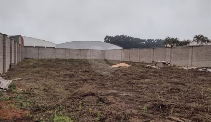 Terreno para venda ou locação no centro de Ibaté/SP.