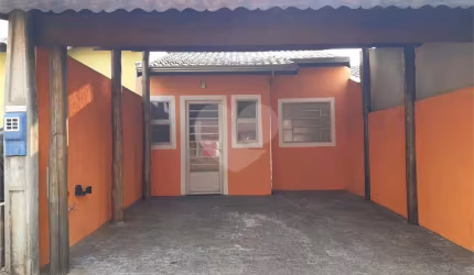 Casa Térrea no Condomínio Sempre Verde I.