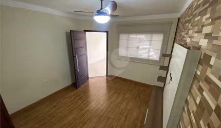 Casa térrea no Jardim Veneza