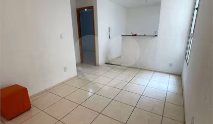 Apartamento no Condomínio Mont Everest .