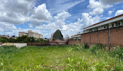 Terreno com 1.107,00 de área total.