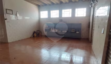 Sala Comercial com 87,00 m² de área .