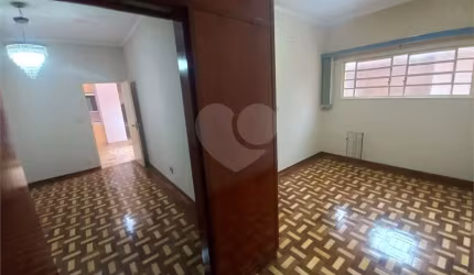 Casa térrea para locação .