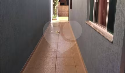Casa térrea no Jardim Embaré
