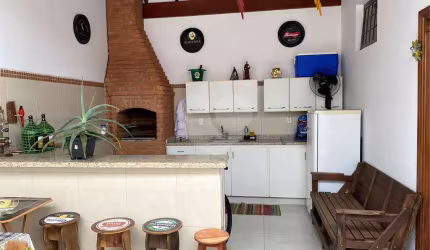 Casa com boa localização num ótimo bairro.