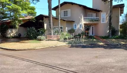 Sobrado no Condomínio Residencial Sabará