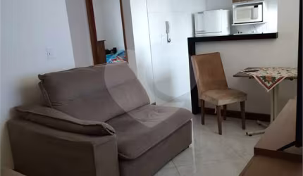 Apartamento no condomínio Monte Everest dispondo de 48m²