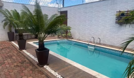 Casa térrea no Jardim Hikare