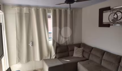 Casa Térrea com 2 dormitórios.