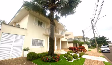 Casa alto padrão padrão no condomínio Damha l