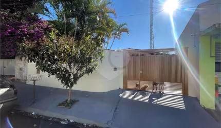 Casa térrea disponível para venda no Jardim Bandeirantes