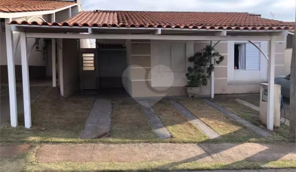 Casa térrea para venda no condomínio fechado Moradas III