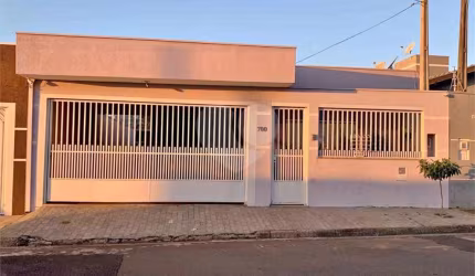 Casa térrea disponivel para venda no Jardim Embaré