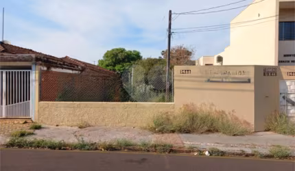 Terreno para venda no Jardim São Carlos.