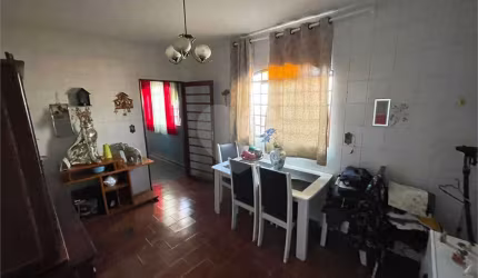 Duas casas para venda no mesmo terreno na Vila Celina