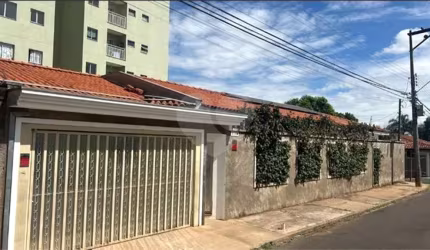 Casa com 3 dormitórios e uma suíte Vila Costa do Sol em São Carlos - SP