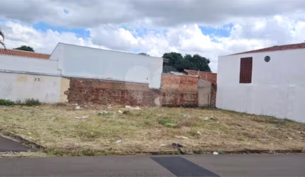 Terreno de esquina para venda no Jardim Mercedes.