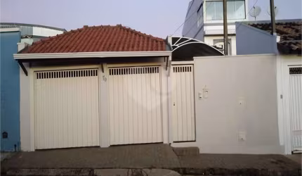 Casa térrea  no bairro Chácara São Caetano.