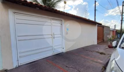 Casa com piscina a venda no Residencial Itamarati