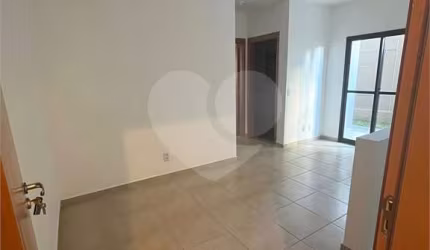 Apartamento térreo para venda e locação no Reserva dos Pinhais.