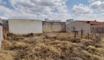 Terreno à Venda no Jardim Embaré - São Carlos