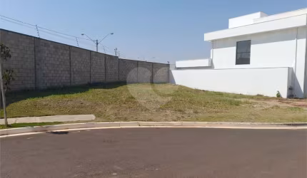 Lote de 298 m² à Venda no Condomínio Fechado Monte das Araucárias - São Carlos