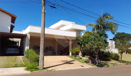 Casa à Venda no Condomínio Montreal - São Carlos