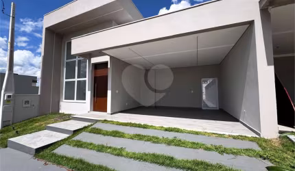 Casa à Venda no Condomínio Villeneuve - São Carlos