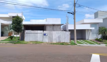 Casa térrea em fase de construção para venda no condomínio Quebec