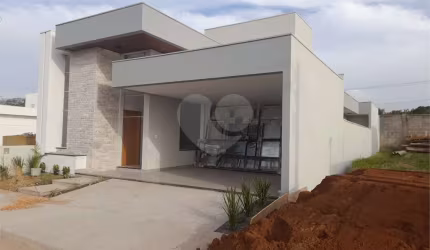 Casa Nova à Venda no Condomínio Villeneuve, São Carlos
