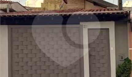 Casa à Venda no Jardim Pacaembu – 3 Dormitórios, Vagas de Garagem e Churrasqueira