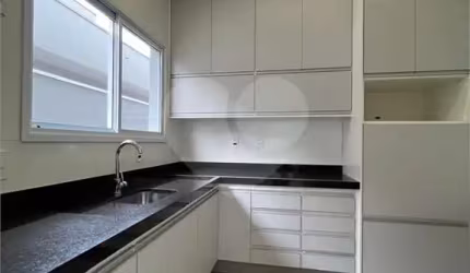 Casa à Venda no Condomínio Parque Faber IV