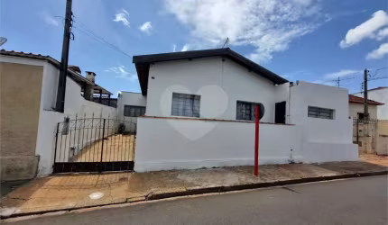 Casa térrea a venda na Vila Lutfalla
