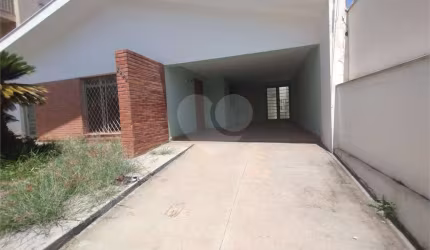Casa à Venda na Rua 9 de Julho – São Carlos