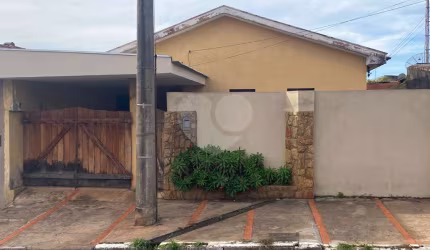 Casa à Venda com Excelente Potencial Comercial – Avenida José Pereira Lopes, São Carlos