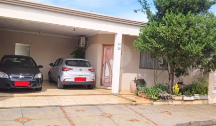 Casa a venda no Parque Fehr.