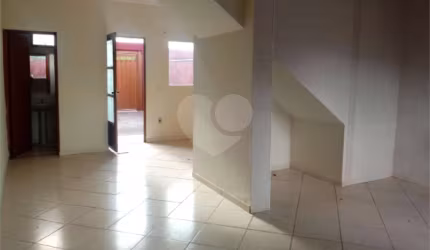 Sobrado com 3 Dormitórios.