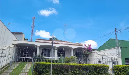 Casa comercial para locação no Centro