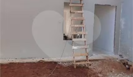 Casa à Venda no bairro Parque dos Flamboyants em São Carlos/SP