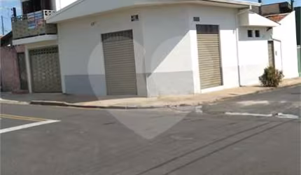 Casa à Venda no bairro Jacobucci!