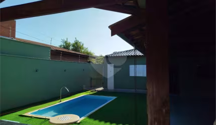 Casa à Venda de 3 dormitórios em São Carlos, no bairro Jardim Santa Elisa