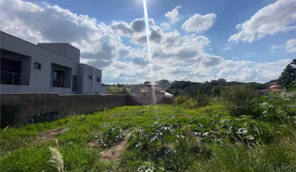 Terreno com 570,00 m² de área total.