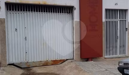 Galpão com casa térrea para locação no Jardim Tangará
