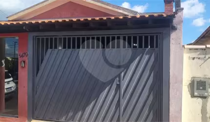 Casa a venda na rua Coronel Leopoldo Prado