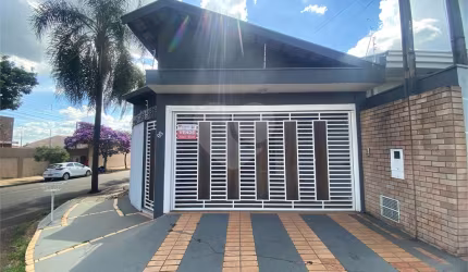 Casa a venda no Jardim Cardinalli - São Carlos/SP