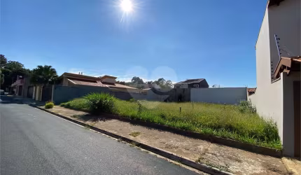 Terreno a venda no Parque dos Timburis